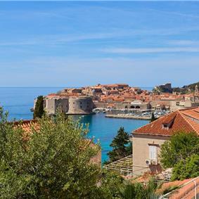 3 Bedroom Apartment with 2 Balconies near Dubrovnik Old Town, Sleeps 5-6